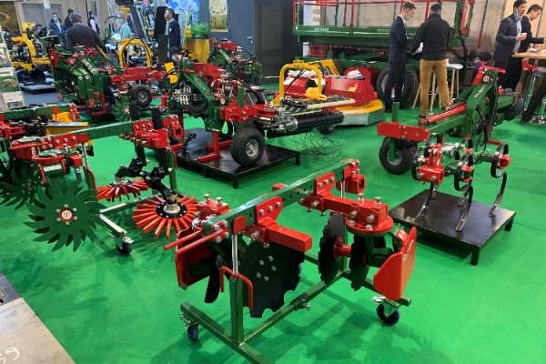 Solemat voit la vie en vigne étroite