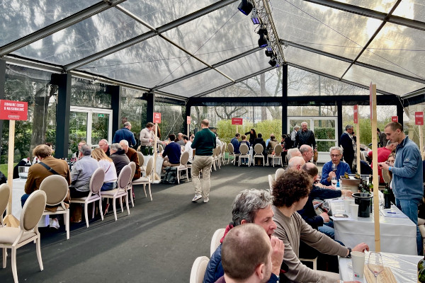 'Que plus de vignerons prennent conscience de la nécessité de savourer les vins à maturité'