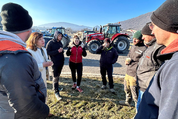 La crise se politise dans le vignoble