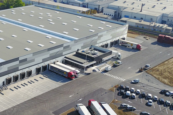 Les vins Carrefour visés par une violente action coup de poing