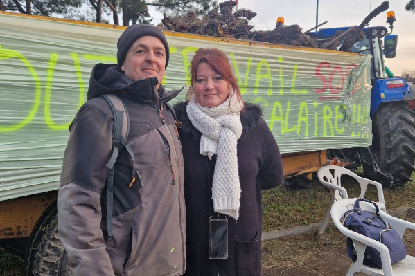 Les vignerons bordelais font barrage pour vivre de leur travail