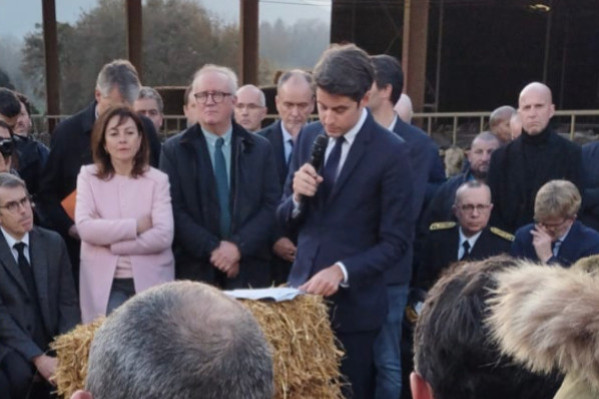 Gabriel Attal promet un fonds d’urgence à la viticulture 'avant la fin de semaine'