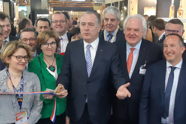 Mort de Didier Guillaume, ministre pour qui 'le vin n’est pas un alcool comme les autres'