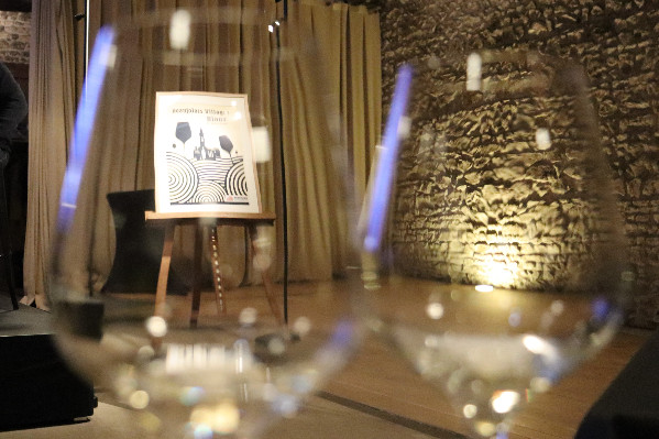 Le vin blanc voit la vie en rose dans le Beaujolais