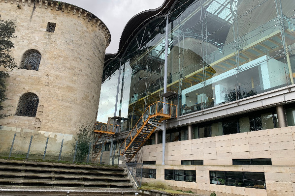 'Ça devient presque une association de malfaiteurs de vouloir exporter du vin'