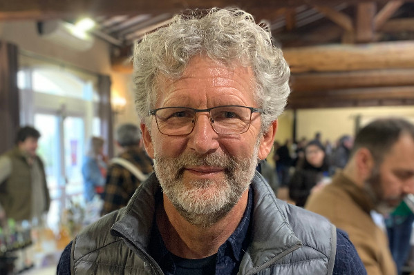 Plus bêle la vigne avec les brebis pour désherber et amender les sols