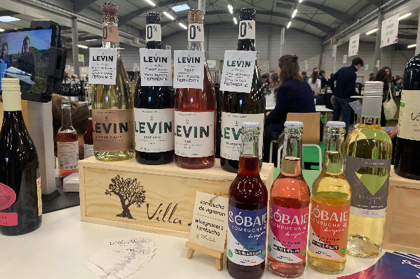 Levin tient test aux vins sans alcool : le jus de raisin lactofermenté s'en sort bien dans le verre