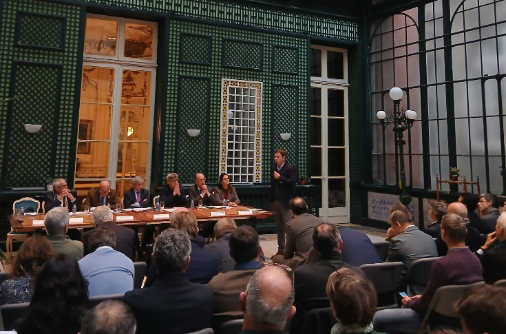 Inéluctables fermetures de caves coopératives face à l'irréversible déconsommation de vin : 