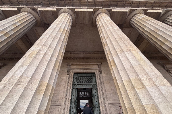 La fraude bordelaise aux 2 millions de bouteilles de vins c’est du passé : 'il y a une telle masse de vins de Bordeaux à bas prix qu’il n’y a plus de sens à acheter des vins espagnols pour les franciser'