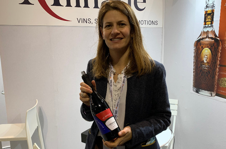 Ce vin de Bordeaux détourne les oppositions politiques en enseignements climatiques