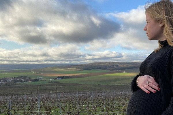 Pour les vigneronnes, congé maternité rime aussi avec difficulté à recruter