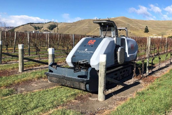 Un nouveau challenger sur le marché du robot viticole autonome
