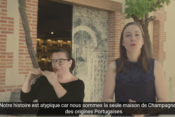 Le champagne De Sousa parle de ses vins en langue des signes