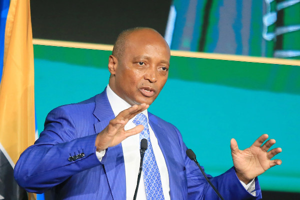  Patrice Motsepe est le premier milliardaire noir à investir dans le vin sud-africain