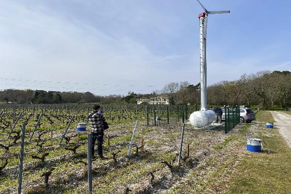  Les nouvelles tours pour lutter contre le gel dans les vignes sont moins bruyantes