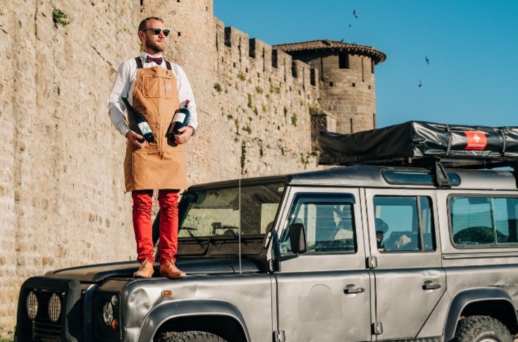 Ce sommelier fait la promotion des vins du Sud pendant son voyage de noces