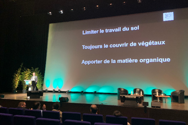 Vignerons, 'quand vous préservez les sols, on vous doit un revenu'