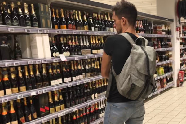 -11 %, les ventes de champagnes dévissent en grande distribution