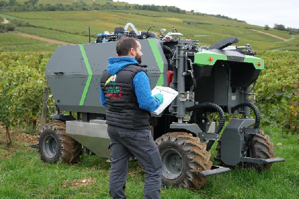  Face à l'explosion des coûts de mécanisation au vignoble, des économies sont possibles