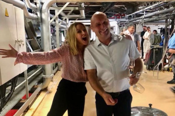 Kylie Minogue, première acheteuse de vin rosé de la cave d’Argeliers