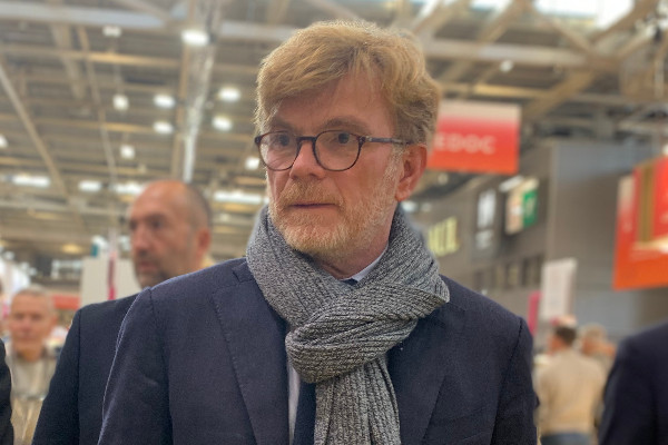 Le 'je t'aide de tout mon ❤️' du ministre à la viticulture