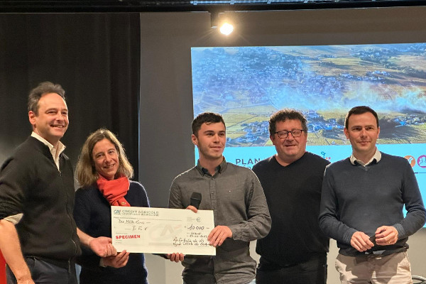 Des BTS de Beaune collectent 10 000€ pour le plan dépérissement du vignoble