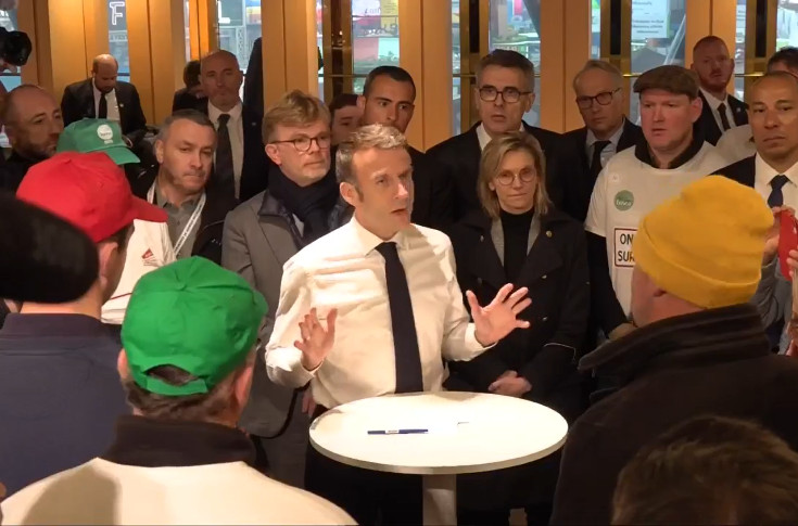 Emmanuel Macron parle prix plancher, la filière vin rêve prix rémunérateur