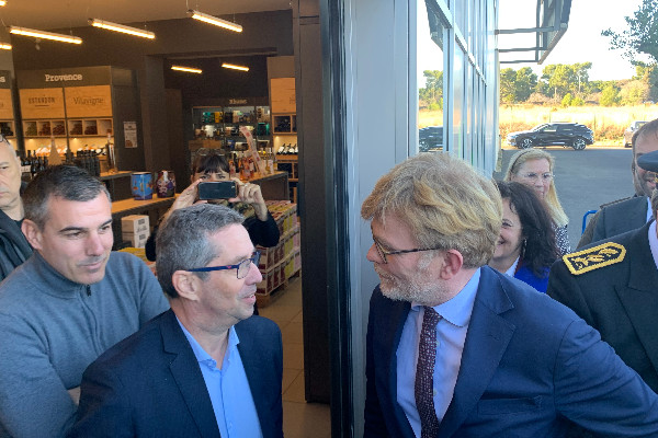 Retour promis, chose due, Marc Fesneau détaille dans l’Hérault les aides au vignoble