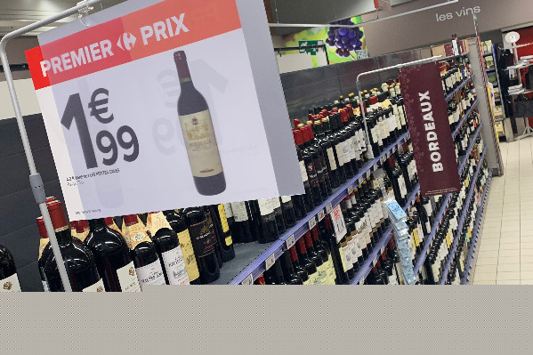 Arrachage sans prime assurée et vin en vrac sous prix surveillé à Bordeaux