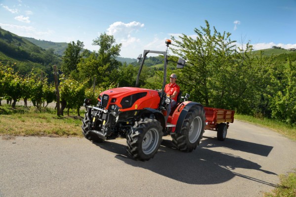 Same suréquipe les tracteurs vignerons Frutteto sans cabine