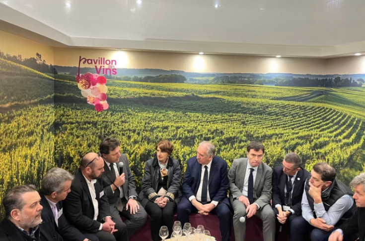 François Bayrou fait du sauvetage du cognac en Chine un 