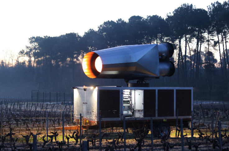 Un canon mobile à air chaud pour protéger les vignes du gel