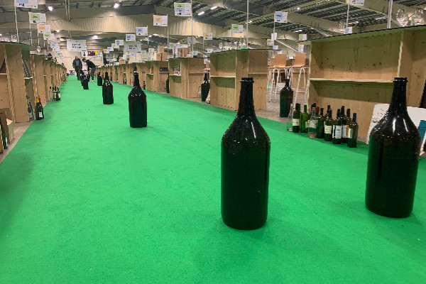 Bouteille de vin, mode de réemploi