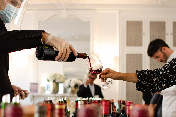 La semaine des primeurs revient à Bordeaux, mais reste à distance pour Hong Kong