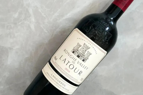 Des contrefaçons du château Latour épinglées sur des plateformes de live streaming 
