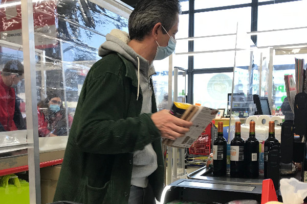 Les enseignes promettent de renégocier le prix de leurs contrats d'achat, vins compris   