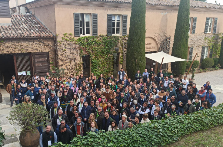 Vignerons engagés à communiquer sans greenwashing, lutter contre les comportements sexistes, se familiariser à la décroissance...