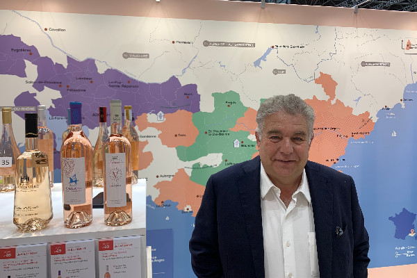 Sans se 'champagniser', créer un modèle des vins de Provence