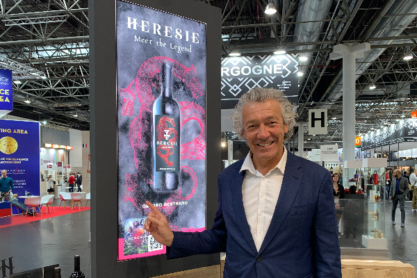 Gérard Bertrand plaque sur pellicule le storytelling des vins de Corbières