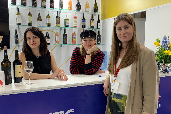 La culture du vin fait de la résistance en Ukraine   