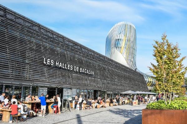 Les vins du Médoc ouvrent leurs portes et leurs verres à Bordeaux