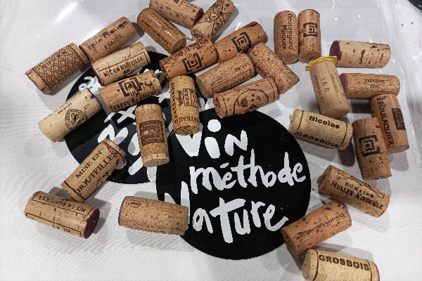 Le vin méthode nature peaufine sa charte sur le sexisme, les pet’nat et le négoce