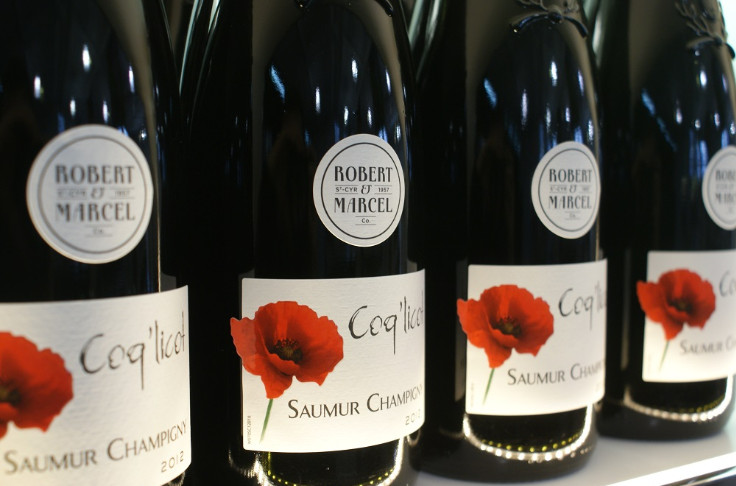 Bulles et vins rouges tirent Robert & Marcel