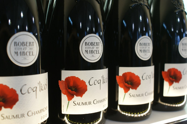 Bulles et vins rouges tirent Robert & Marcel