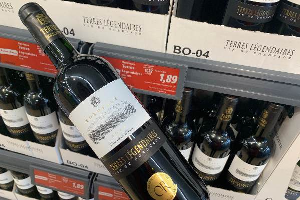 1,89 € la bouteille de bordeaux, un 'prix positionné par rapport au marché' persiste et signe Lidl