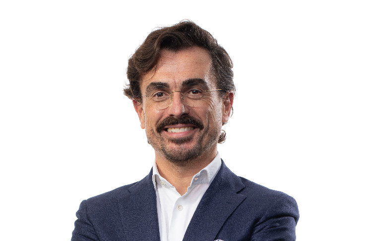 Enrico Bracesco nouveau PDG du capsulier et bouchonnier Crealis
