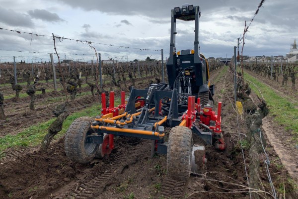 Commercialisation sur les chapeaux de chenilles pour le robot viticole Pellenc