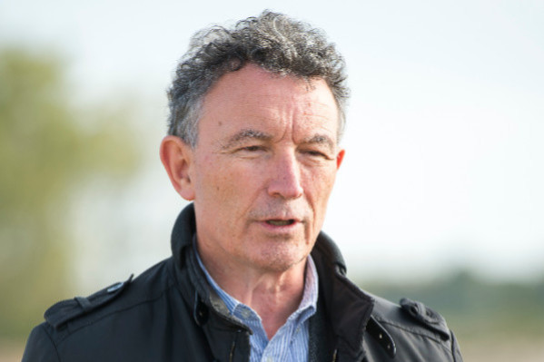 'Certains veulent purement et seulement interdire le vin : il faut résister'