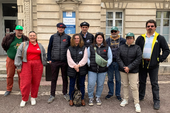 Lidl et Leclerc attaquent un vigneron pour le stickage de 18 000 € de vins à bas prix