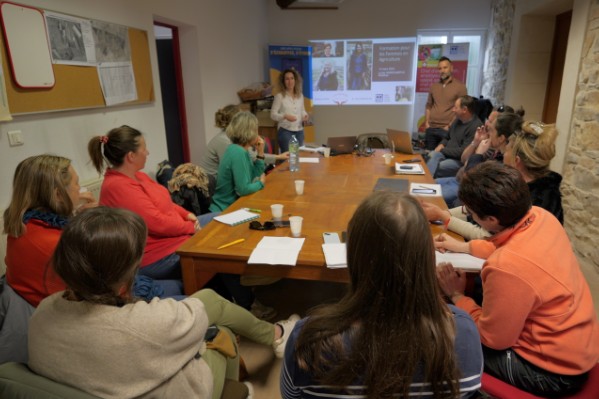 Ces viticultrices se forment pour ne plus avoir besoin des hommes